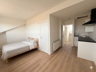 Modern Studio Flat – All Bills Included  Main Photo