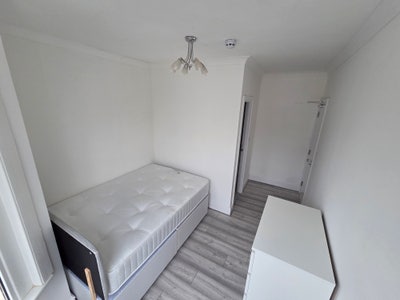 New double Bedroom Ensuite in Gillingham  Main Photo