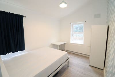 Massive Room- Charlton SE7 - Very Low Price!!  Main Photo