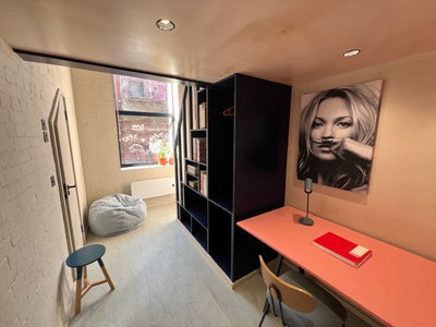 Room in creative warehouse + en-suite Main Photo