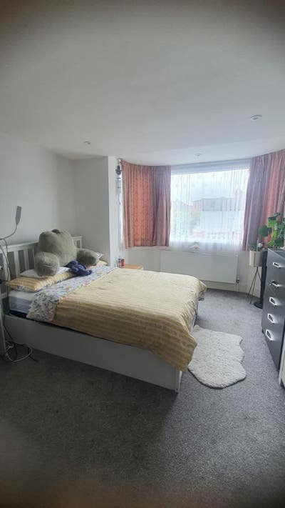 Double Room Bills Inc HA9 7JH Wembley Main Photo