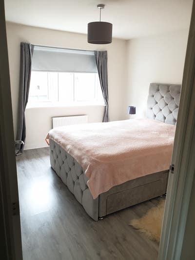 Room/House-Landlord Away for Extended Period  Main Photo