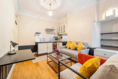 Studio in the heart of Charing Cross Main Photo