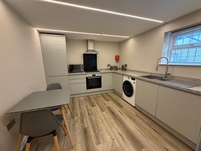 Luxury 1 bedroom apartment   Main Photo