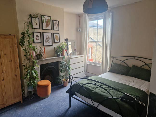 Large Room in Balham - Available Now Main Photo