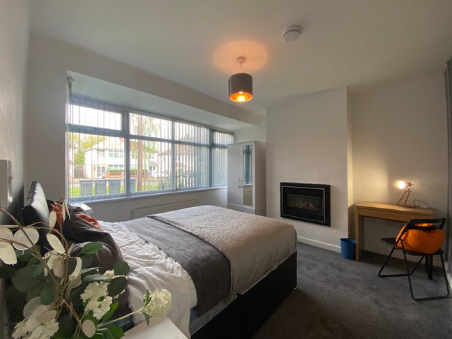Ensuite room Supported Housing In B33  Main Photo