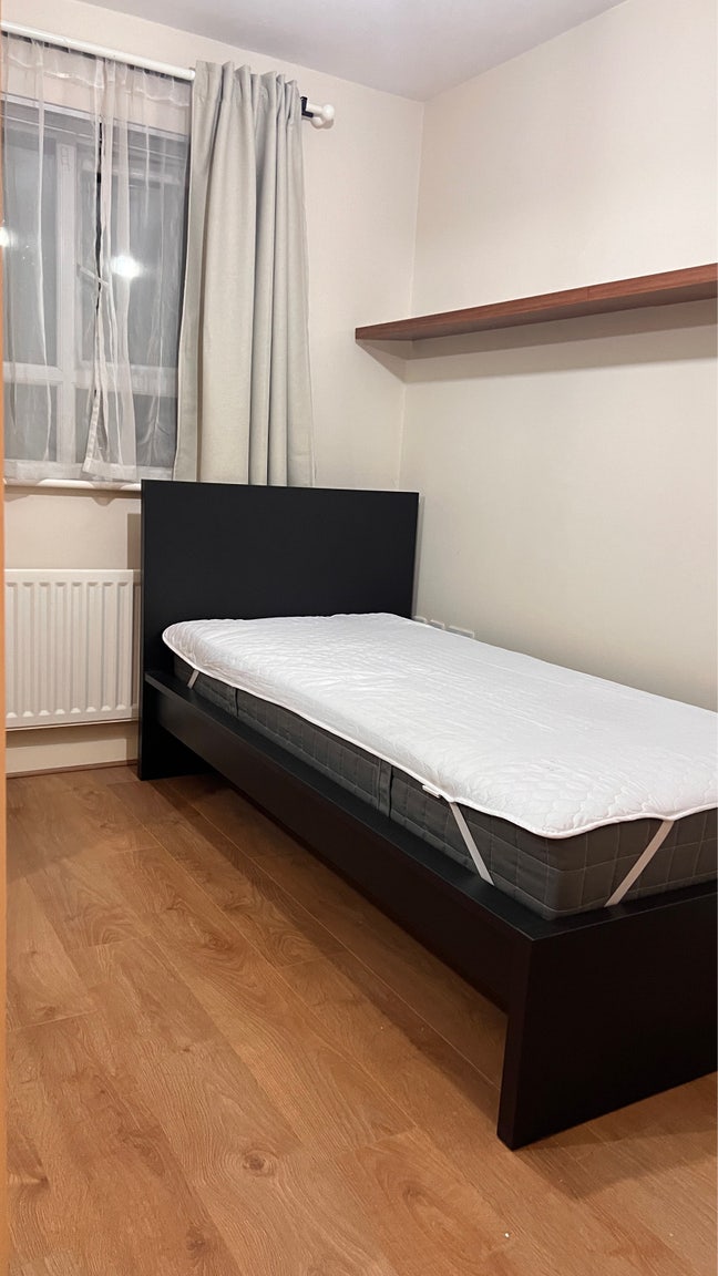 Full Time Worker  Main Photo