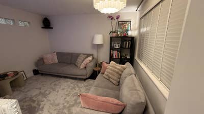 Double bed in room Main Photo