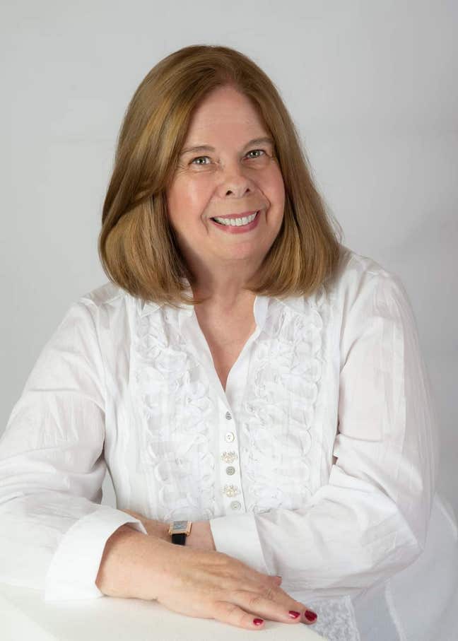 Active mature cultured female Main Photo