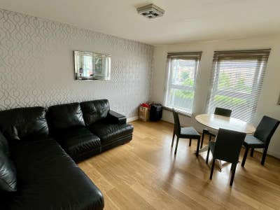 Single room + Private Bathroom in Pollockshields Main Photo
