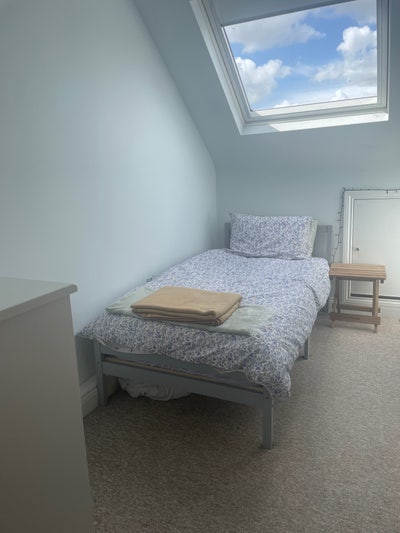 Quiet single room in cosy flat (mon-fri let) Main Photo