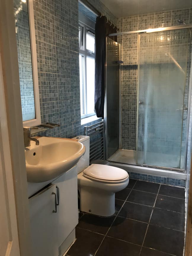 2 double bedrooms available with en-suite  Main Photo