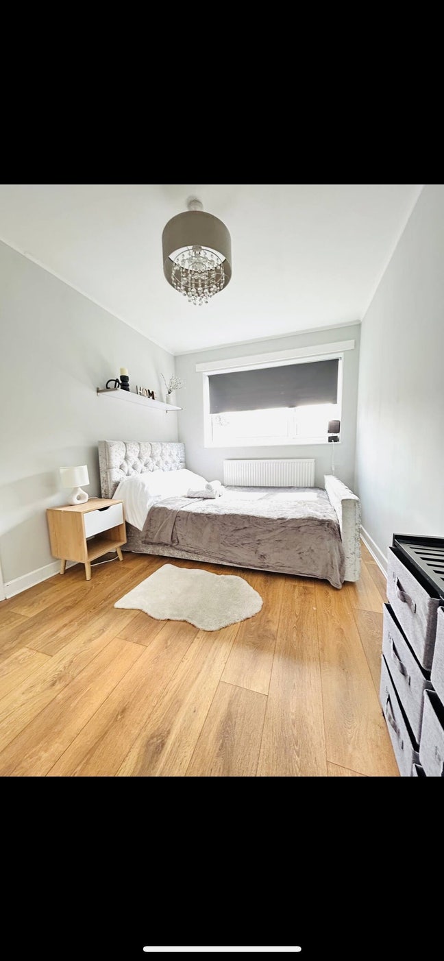 Large double room for rent in Harlow Main Photo