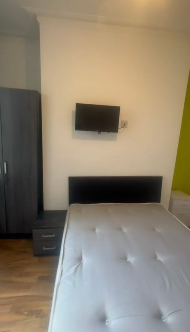 🏡 Spacious Double Room Available in Anfield Main Photo