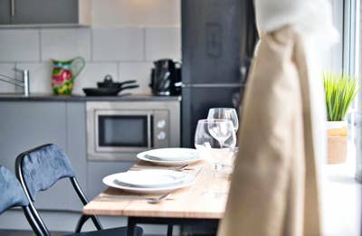 Cosey 1 Bed Flat in Poplar E14 inc C.Tax, Water  Main Photo