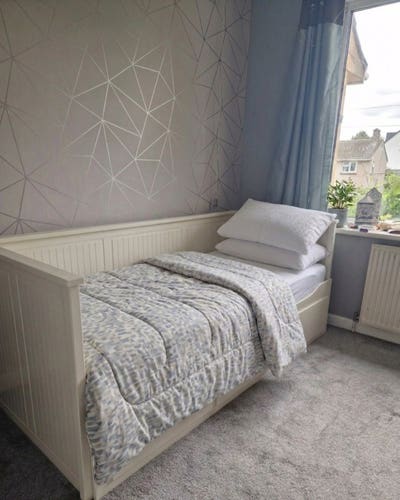 Single bedroom Main Photo