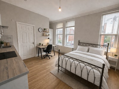 Studio Available!🏡 Main Photo