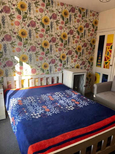 Double Room Available-Ideal for Couples or 2 Girls Main Photo
