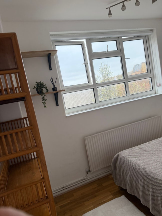 Spacious Double Room - 4 mins from Bermondsey St. Main Photo