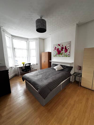 Large  Room  Available in Kensal Green Main Photo