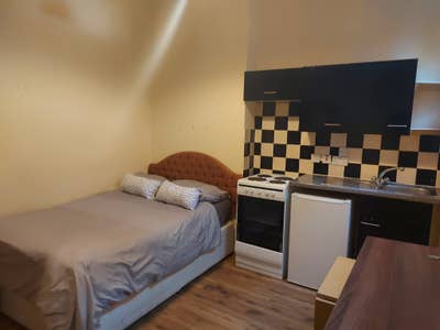 Large room with private kitchen  Main Photo