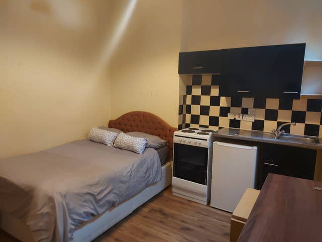 Large room with private kitchen  Main Photo