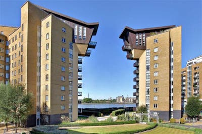 🌊 Lovely En-Suite Room | Riverside Development  Main Photo