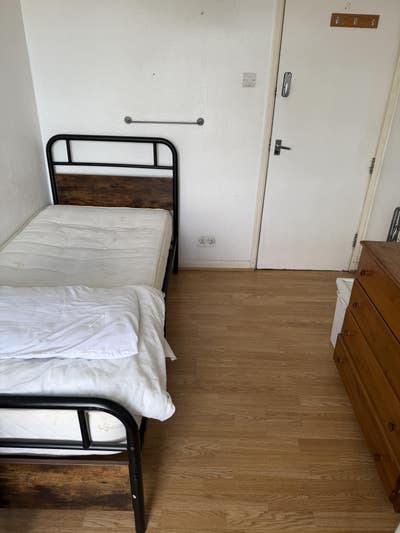One single room in Bethnal Green  Main Photo