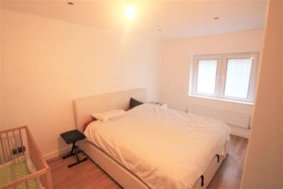 🌿 Double Room | Quiet Residential Street | &pound;950 Main Photo