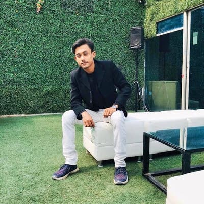 Room needed by professional couple Main Photo