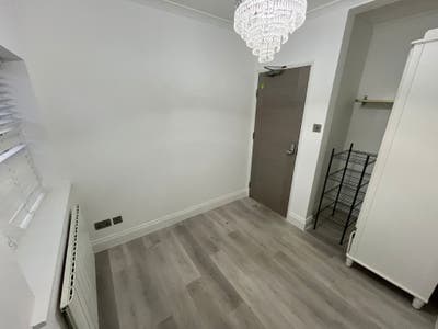 Small Double in Friendly House 🏡 Garden + Lounge Main Photo