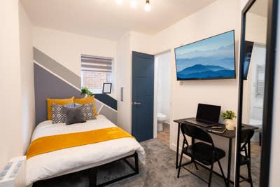  New Luxury En Suite Bedroom   Main Photo