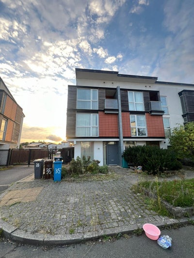 Spacious Rooms Available at Stadium Drive M11 Main Photo