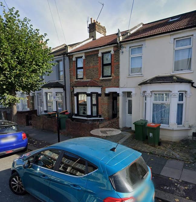 Versatile 5-Bed House with Garden in E12 Main Photo