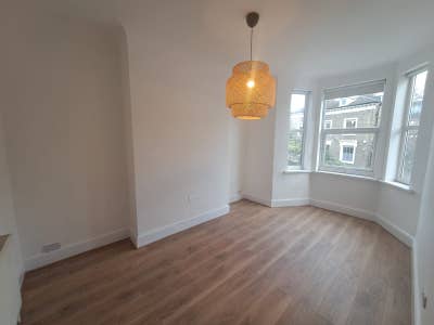 Refurbished 3 Bedroom Flat - E9 Main Photo