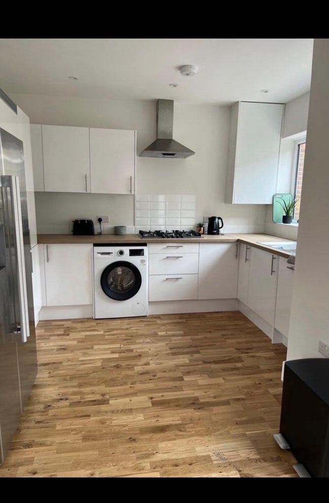 Two rooms in newly refurbed friendly houseshare  Main Photo