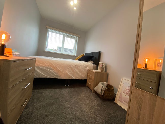 * Available Now * Quiet House * Cleaners * Main Photo