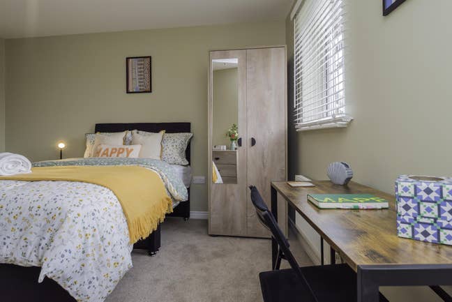 Stunning NEW rooms - SN25 - Nothing like it Main Photo