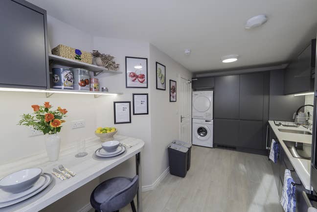 Stunning NEW rooms - SN25 - Nothing like it Main Photo