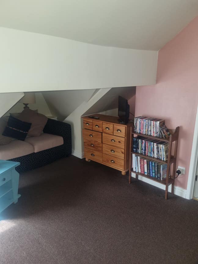 Large attic room to rent in Lincoln's West End Main Photo