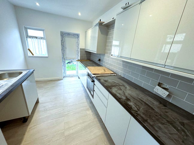 3/4Bed House Seven Kings &pound;2300 Pcm Main Photo