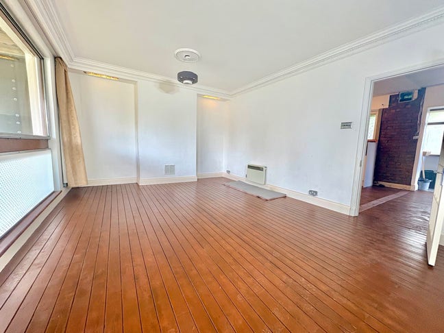 Spacious House in East acton Main Photo