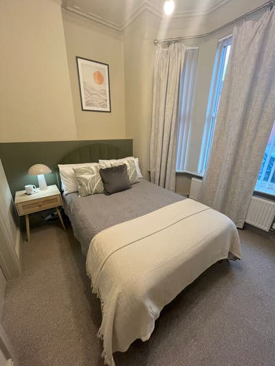 2 Stylish en-suite rooms in a 6 Bed House share Main Photo