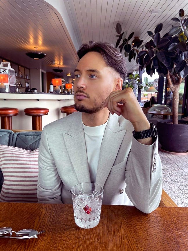 Hi everyone, I’m Mike, 38, and I’m curre... Main Photo