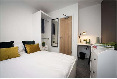 (New) Tenancy Takeover Available - Student House Main Photo