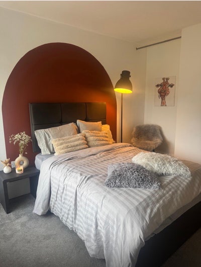 Whole House- 2X Bedrooms Furnished - Huge Driveway Main Photo