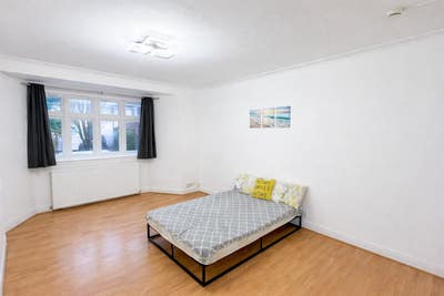 Brand New Rooms Available – NW4 Main Photo