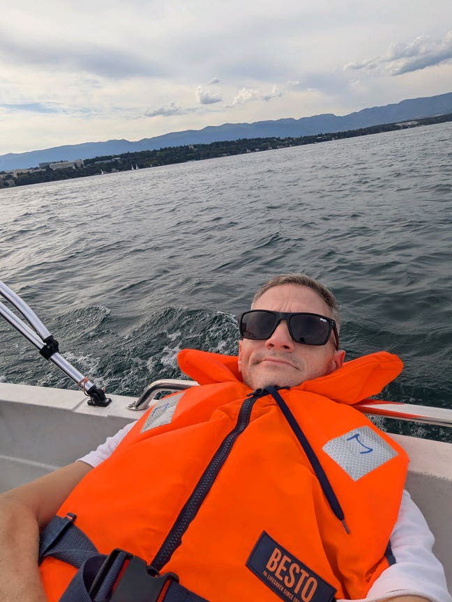 Single/Double room for hard working professional  Main Photo