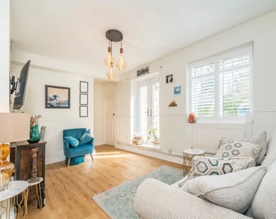 Two bedroom garden flat near Tooting Broadway tube Main Photo