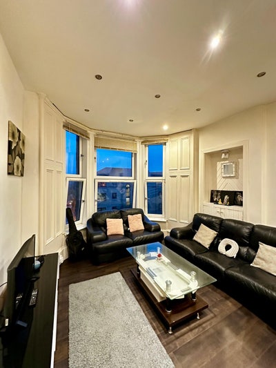 Double Room With Separate Washroom Available  Main Photo